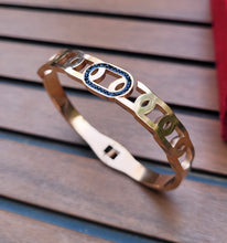 Load image into Gallery viewer, Gemzlane Antitarnish Designer  openable Bracelet