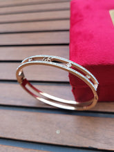 Load image into Gallery viewer, Gemzlane Antitarnish Designer  openable Bracelet