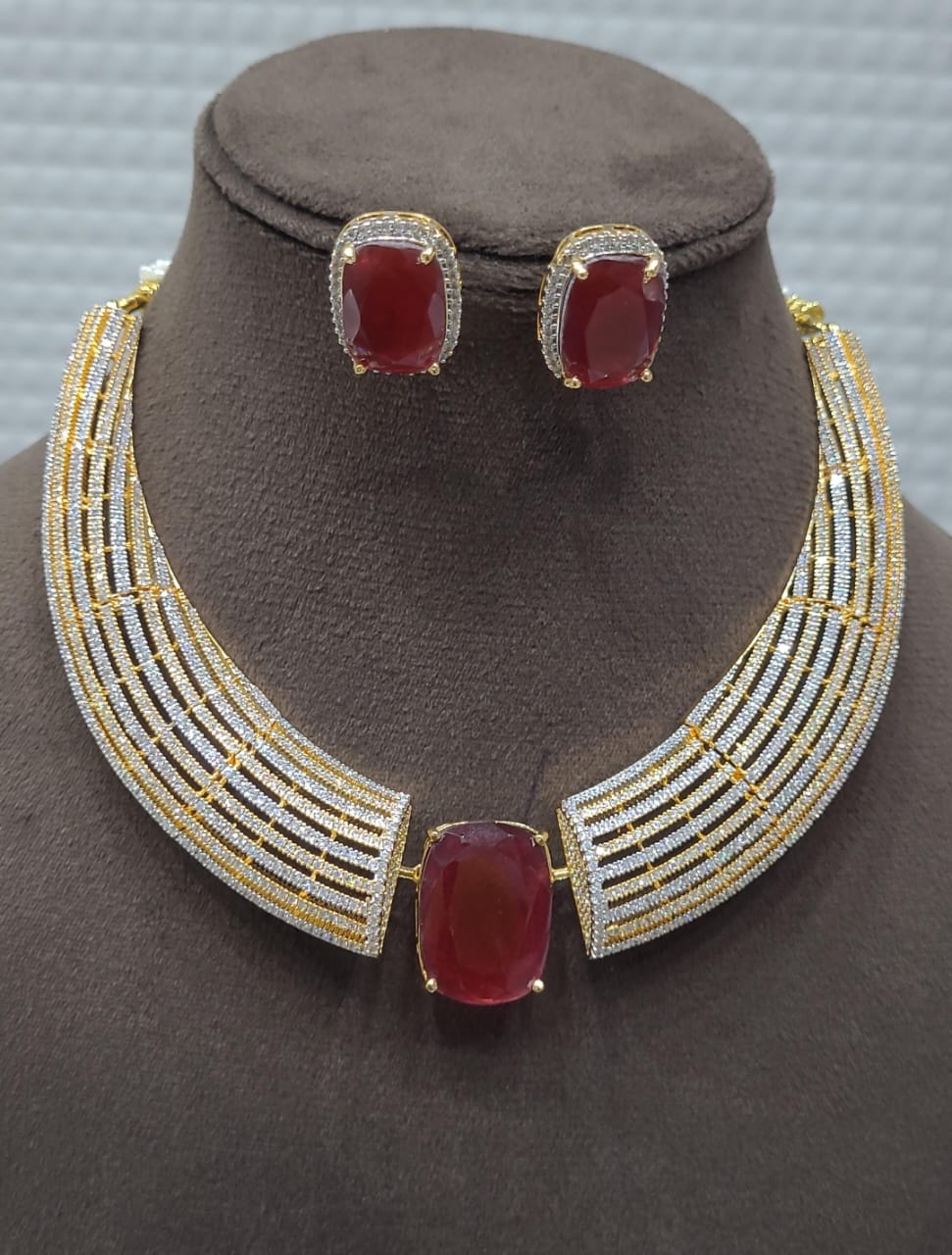 Lara Red Zirconia Diamond Necklace set1