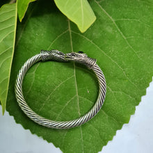 Load image into Gallery viewer, Gemzlane oxidized silver tone Bracelet.