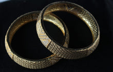 Load image into Gallery viewer, Gemzlane designer pair of bangles for women and girls - Bracelet