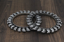 Load image into Gallery viewer, Gemzlane oxidized silver tone pair of bangles - Gemzlane
