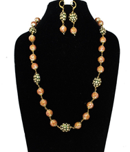 Load image into Gallery viewer, Handpainted Pearls Beaded Necklace Set