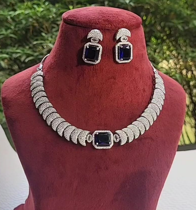 Blue Sleek Choker Diamond Necklace set