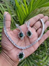 Load image into Gallery viewer, Green diamond necklace set
