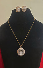 Load image into Gallery viewer, Noorha Diamond Pendant Necklace Set