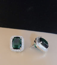 Load image into Gallery viewer, Emerald diamond Studs Earrings
