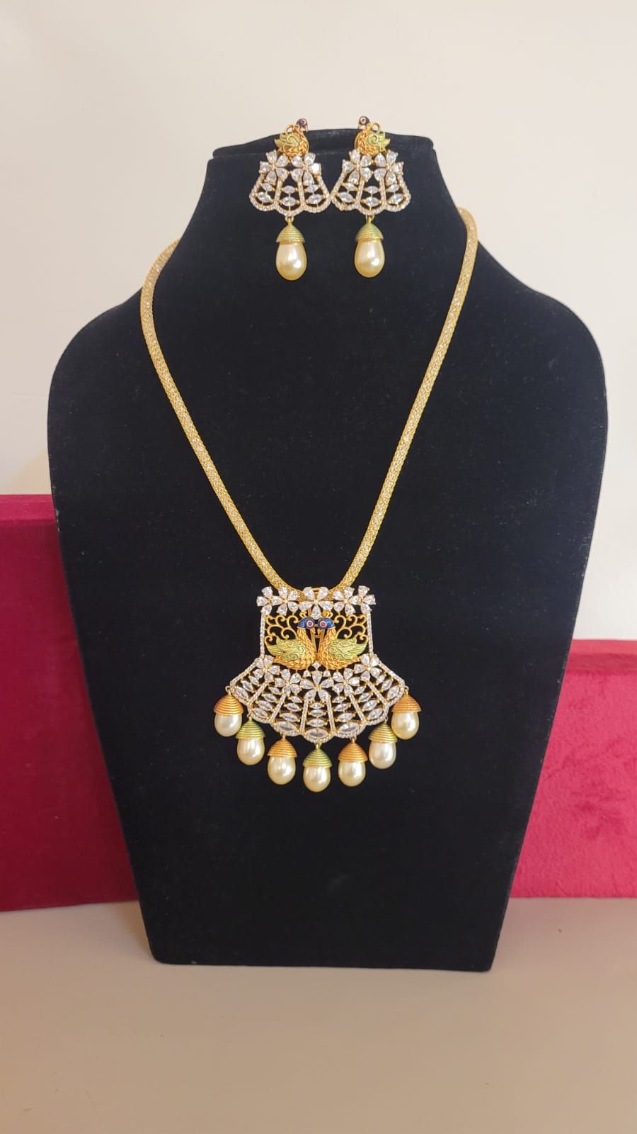 Gemzlane stunning pendant necklace set