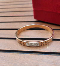 Load image into Gallery viewer, Gemzlane Antitarnish Designer  openable Bracelet