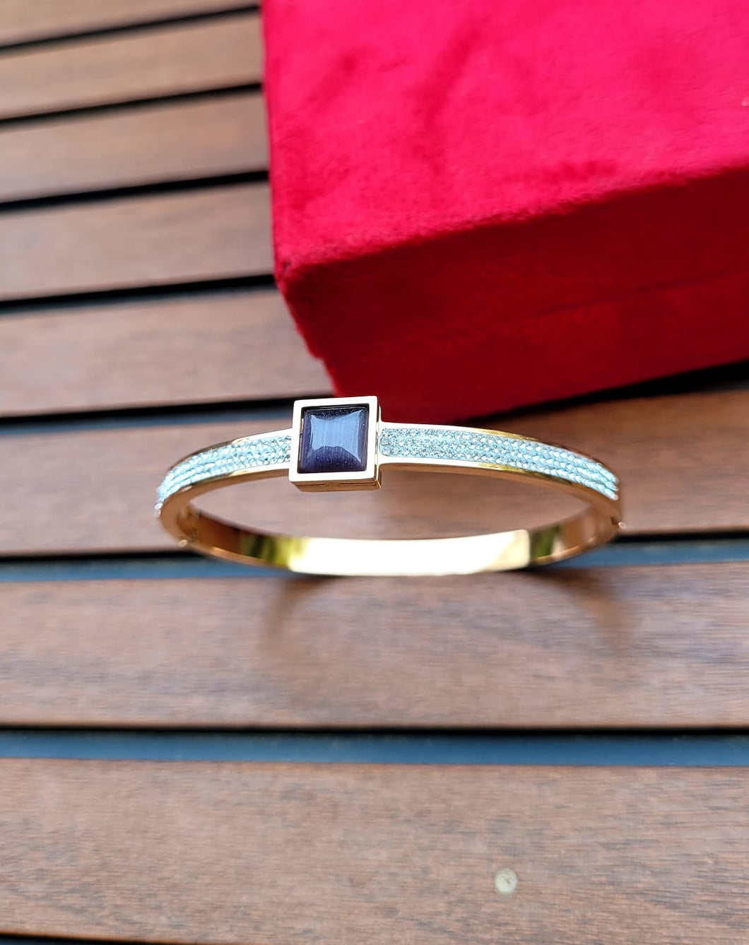 Gemzlane Antitarnish Designer  openable Bracelet