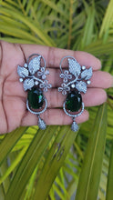 Load image into Gallery viewer, Emerald Zirconia Earrings