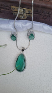 Aqua green diamond pendant set