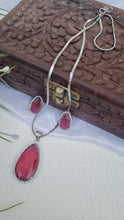Load image into Gallery viewer, Red diamond pendant set