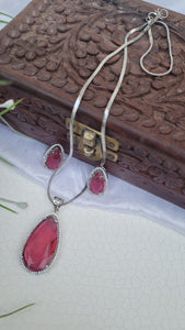 Red diamond pendant set