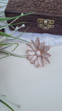Load image into Gallery viewer, Floral Zirconia Cocktail Ring