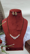 Load image into Gallery viewer, Geet Mangalsutra pendant necklace set