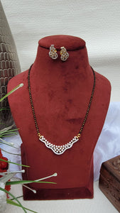 Geet Mangalsutra pendant necklace set