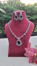 Load image into Gallery viewer, Emerald Green  Diamond Necklace set