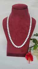 Load image into Gallery viewer, White Pearls necklace