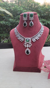 Nora Green Zirconia Diamond Necklace Set