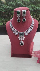 Nora Green Zirconia Diamond Necklace Set