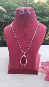 Red diamond pendant set