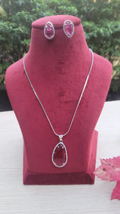 Red diamond pendant set