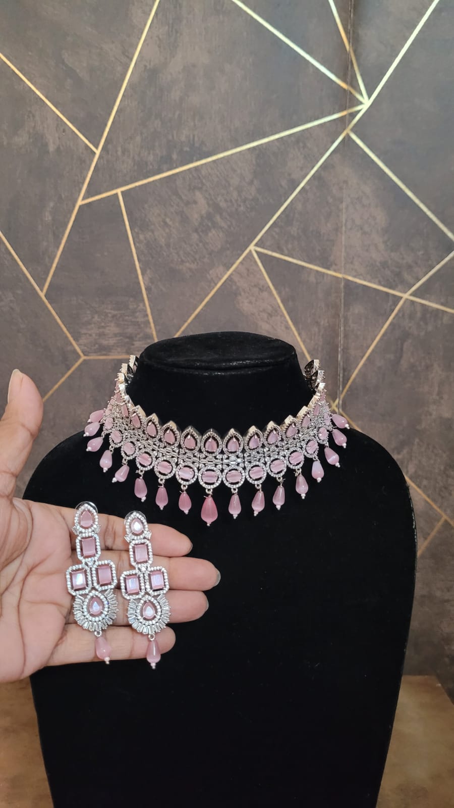 Gorgeous Pink Diamond Necklace Set