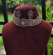 Load image into Gallery viewer, Baroque Pearl White Choker Diamond Necklace  Set