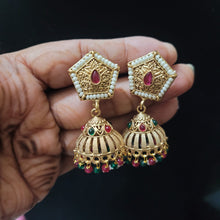 Load image into Gallery viewer, Shraddha Golden jhumka Earrings