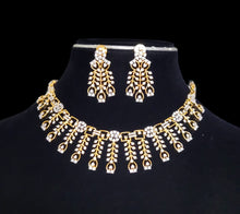 Load image into Gallery viewer, Dewdrops White Diamond Necklace Set