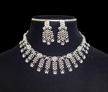 Load image into Gallery viewer, Dewdrops White Diamond Necklace Set