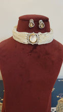 Load image into Gallery viewer, Stylish Kundan Polki Diamond Choker  Necklace Set