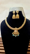 Load image into Gallery viewer, Aishwarya traditional Necklace set