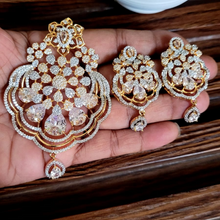 Load image into Gallery viewer, White cz Pendant Necklace Set