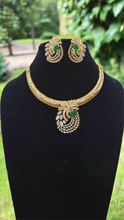 Load image into Gallery viewer, Green Hasli Diamond Necklace set