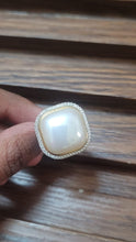 Load image into Gallery viewer, Pearl adjustable Ring