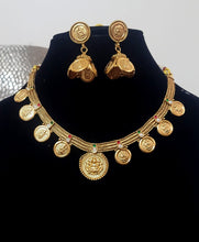 Load image into Gallery viewer, Goddess Red green traditional Necklace set