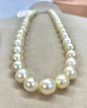 Load image into Gallery viewer, South Sea Pearls necklace