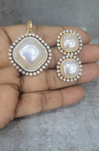 Load image into Gallery viewer, Pearl Diamond Pendant Necklace Set