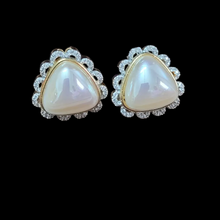 Load image into Gallery viewer, Classic Pearl Diamond Earrings