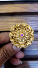 Load image into Gallery viewer, Golden glamour finger Ring