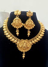 Load image into Gallery viewer, Sri traditional Necklace set