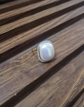Load image into Gallery viewer, Diamond Whisper Ring