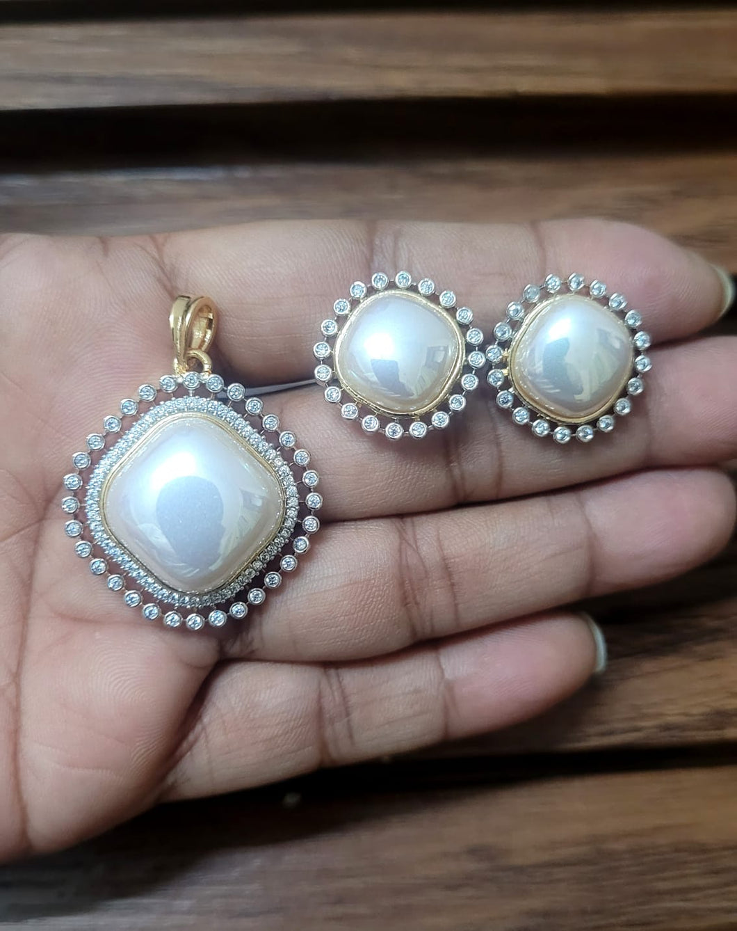 Pearl Diamond Pendant Necklace Set