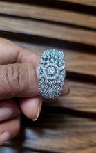 Load image into Gallery viewer, Urban diva Cz Band Ring