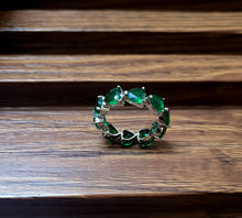 Load image into Gallery viewer, Green Heart Ring