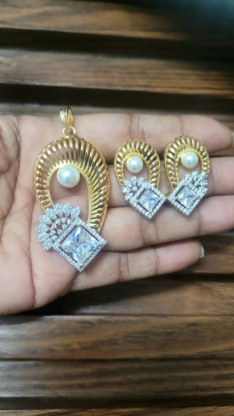 Anne Diamond Pendant Necklace Set