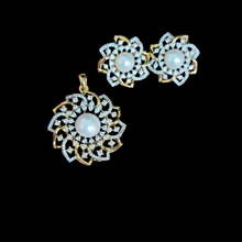 Load image into Gallery viewer, Sitara cz  Pendant Necklace Set