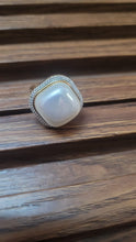 Load image into Gallery viewer, Pearl adjustable Ring